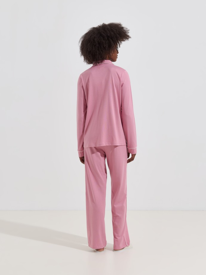 Pijama com vivo em contraste