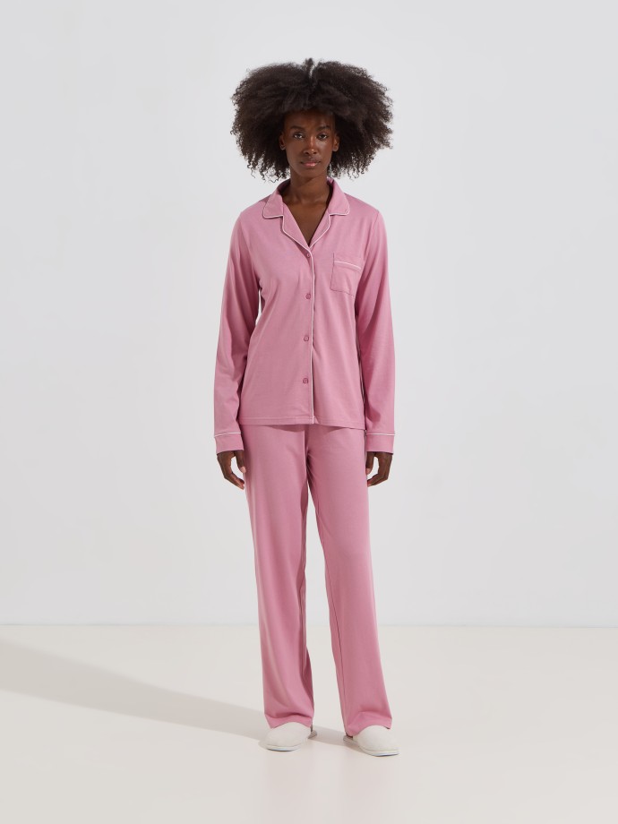 Pijama com vivo em contraste