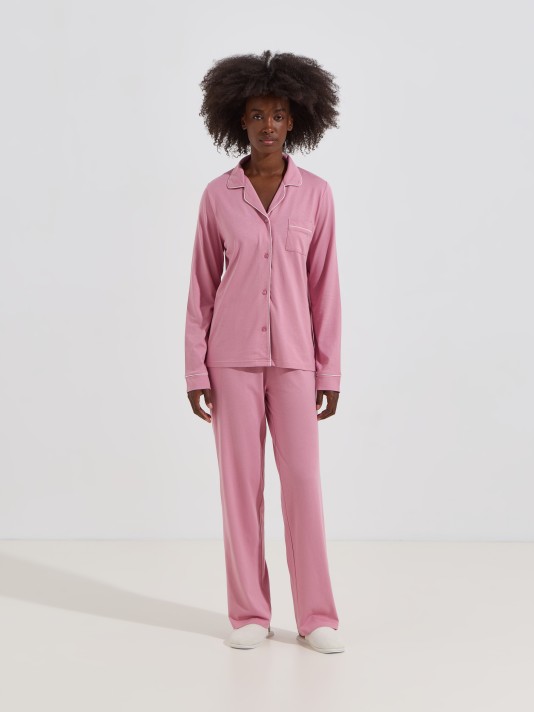 Pijama com vivo em contraste