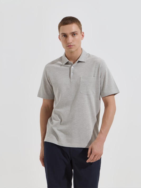 Polo bicolor com bolso