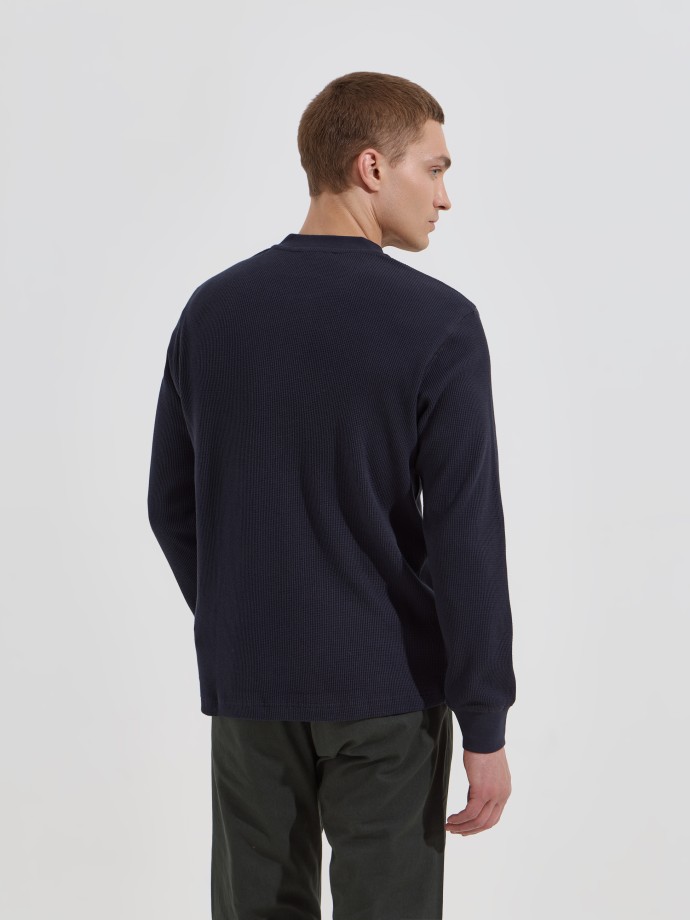 Camisola henley em malha waffle
