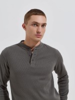Camisola henley em malha waffle