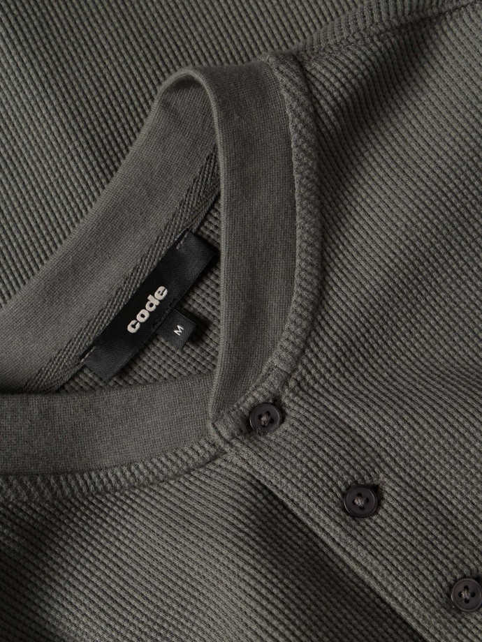 Camisola henley em malha waffle