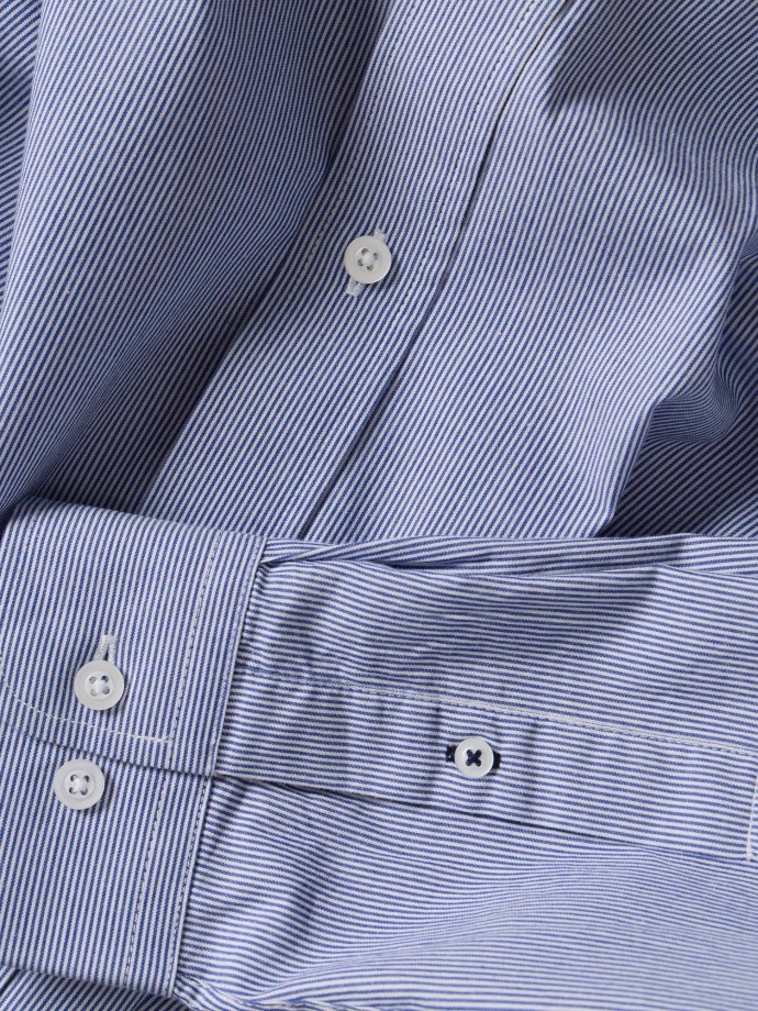 Camisa em popeline �s riscas