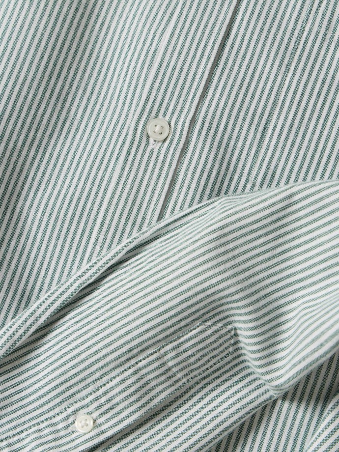 Camisa oxford com bolso