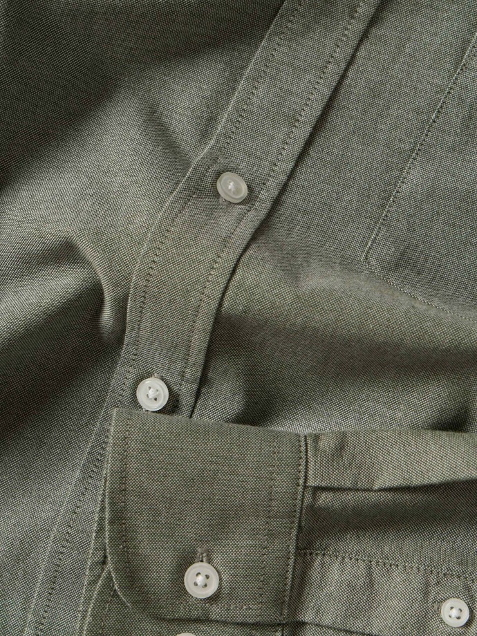 Camisa oxford com bolso