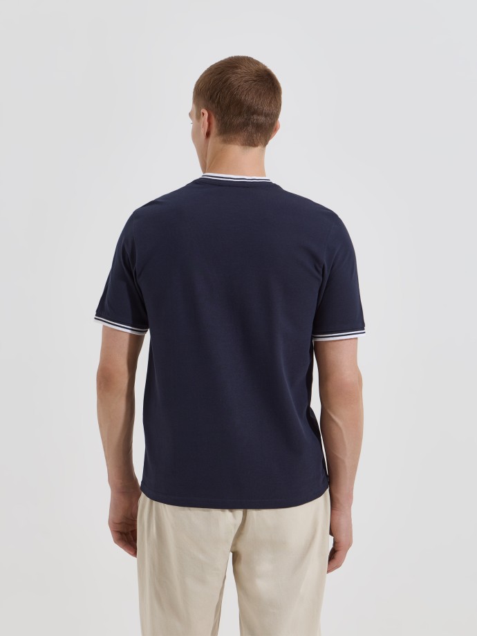 Polo piquet com bolso