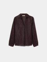 Camisa �s riscas brilhantes