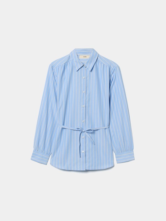 Camisa �s riscas com cinto