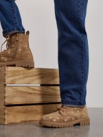 Botas com bordados florais Botas com bordados florais