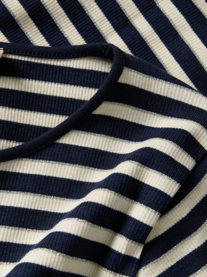 Camisola �s riscas com detalhe brilhante