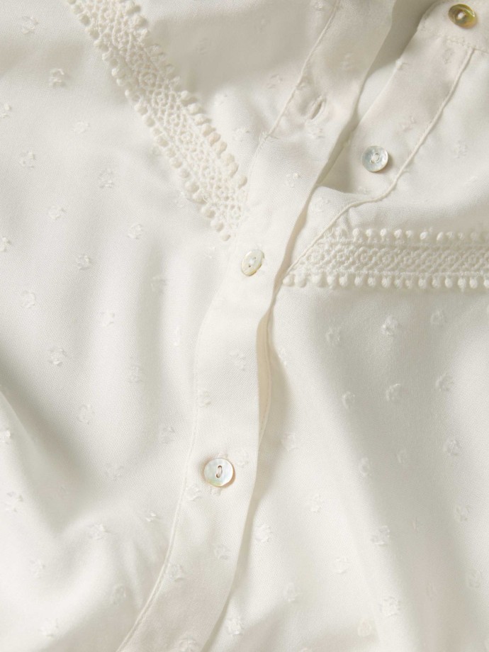 Camisa com renda