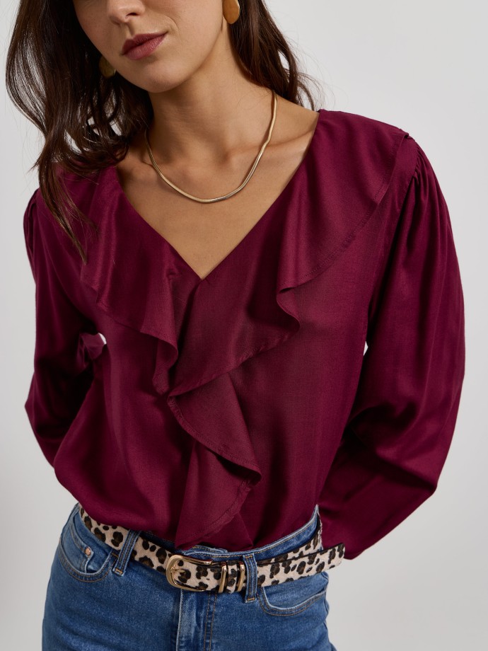 Blusa com folhos