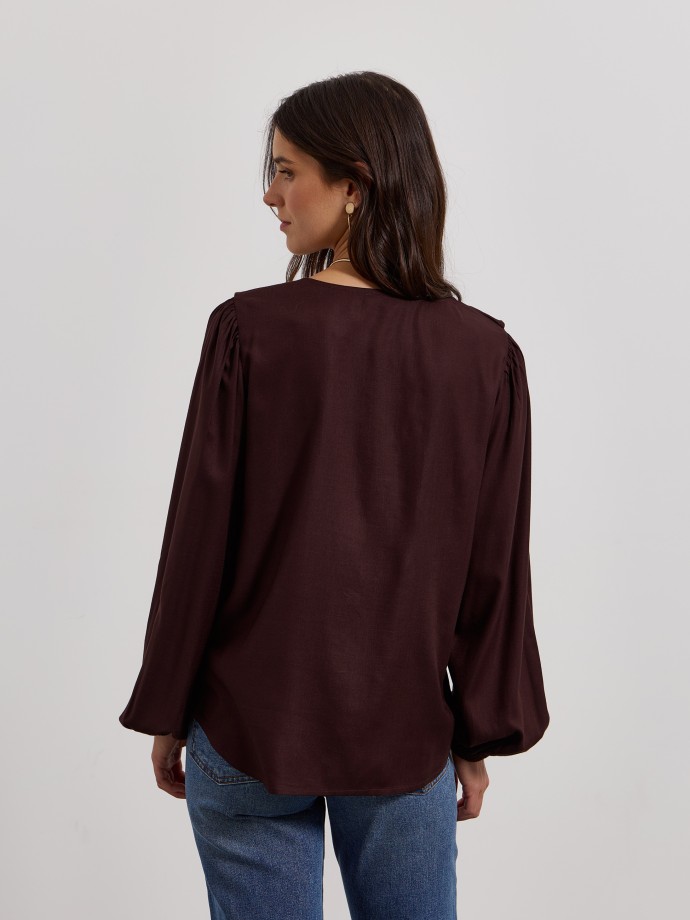 Blusa com folhos