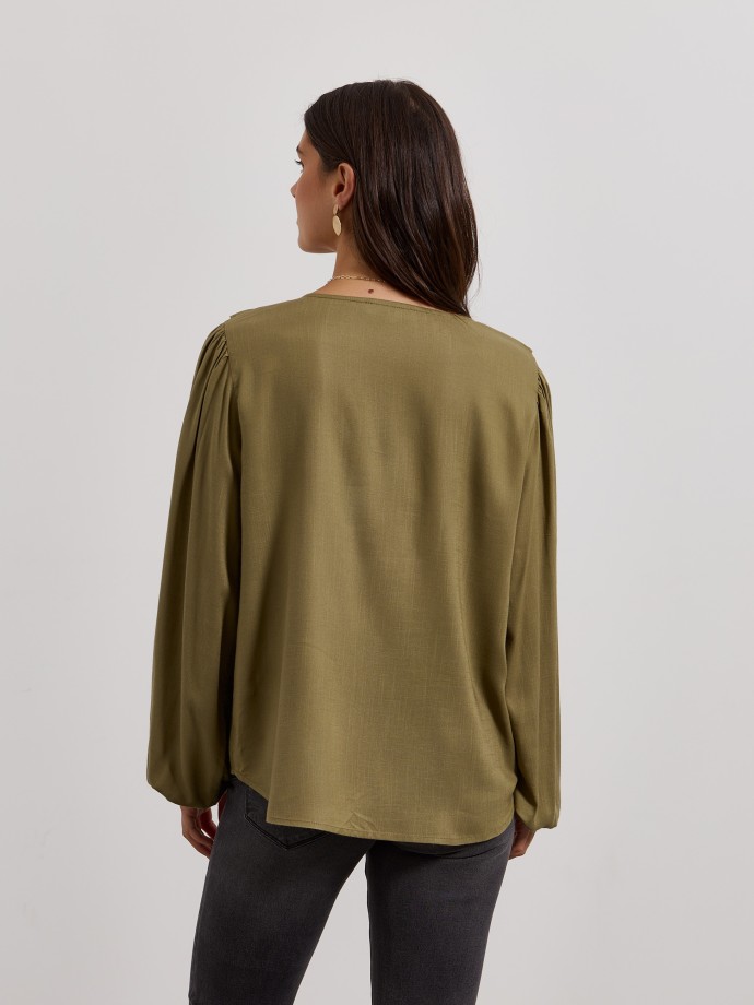 Blusa com folhos