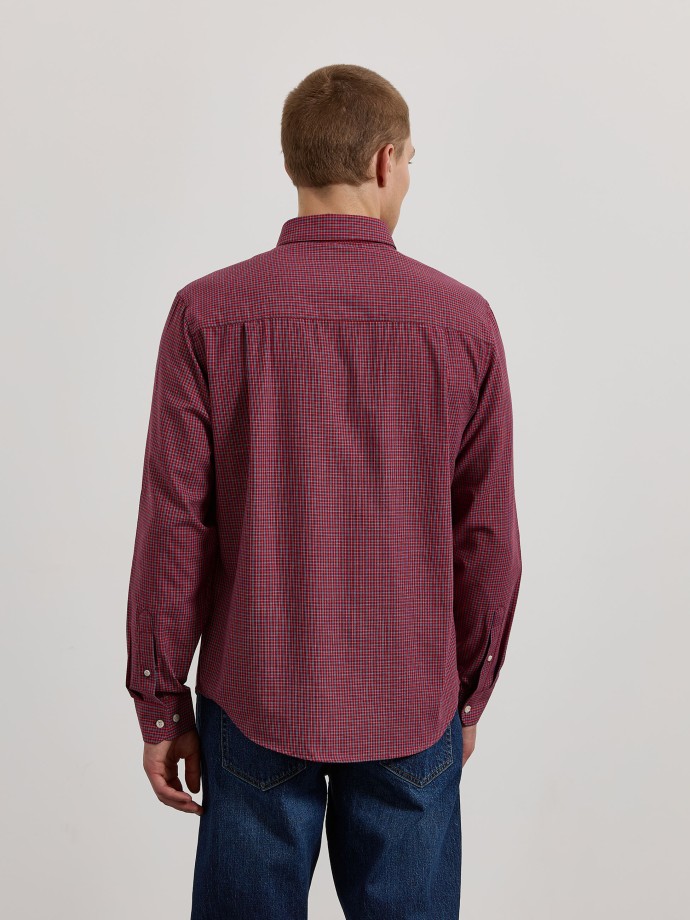 Camisa aos quadrados com bolso