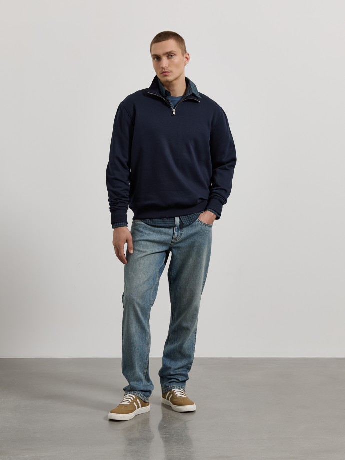 Sweatshirt com fecho