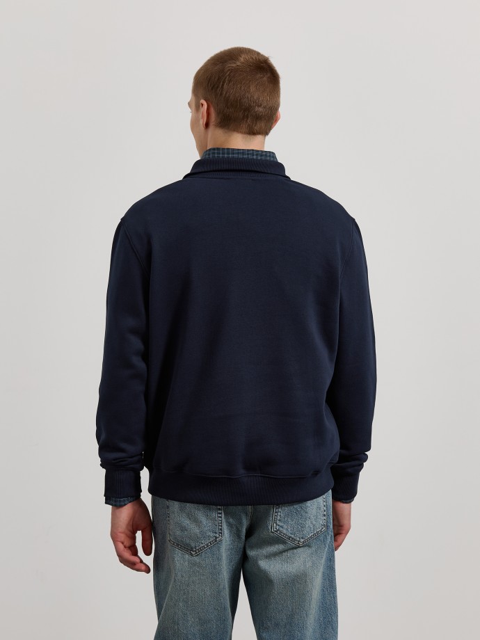 Sweatshirt com fecho