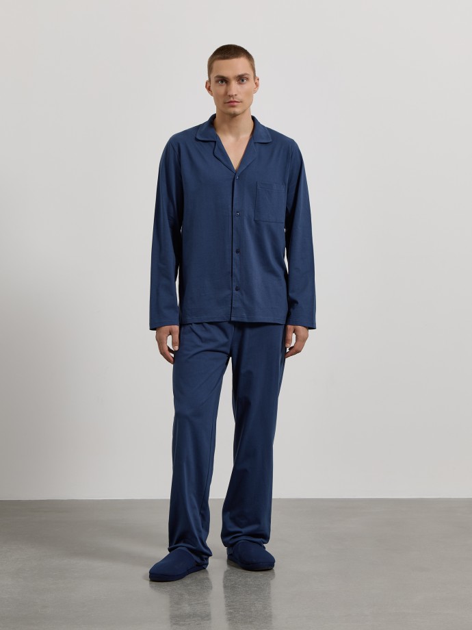 Pijama com camisa com bolso
