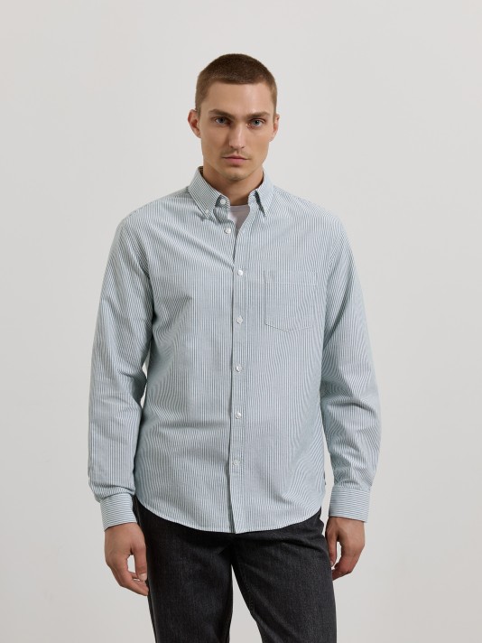 Camisa oxford com bolso