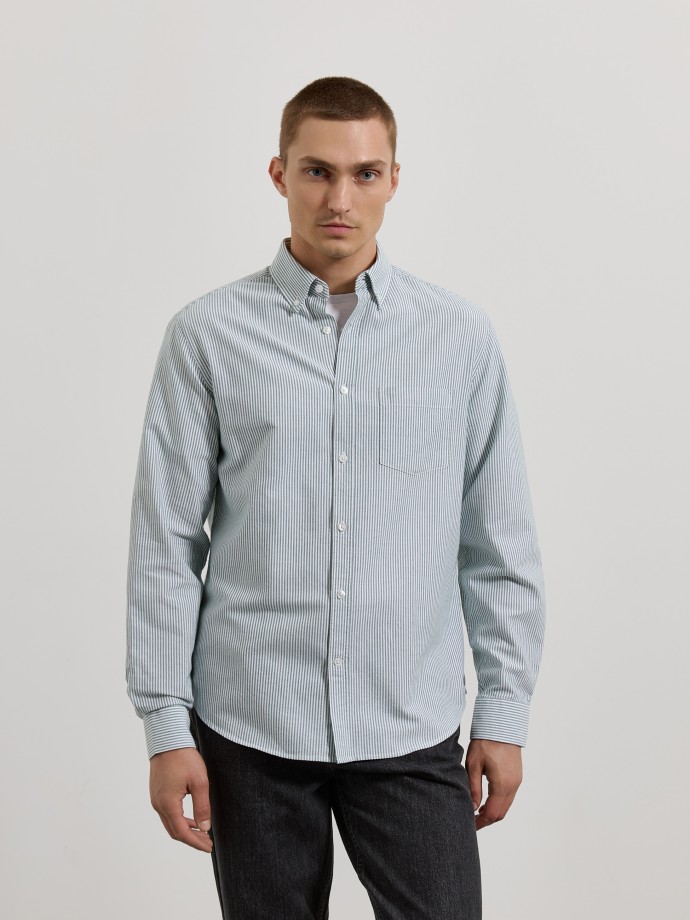 Camisa oxford com bolso