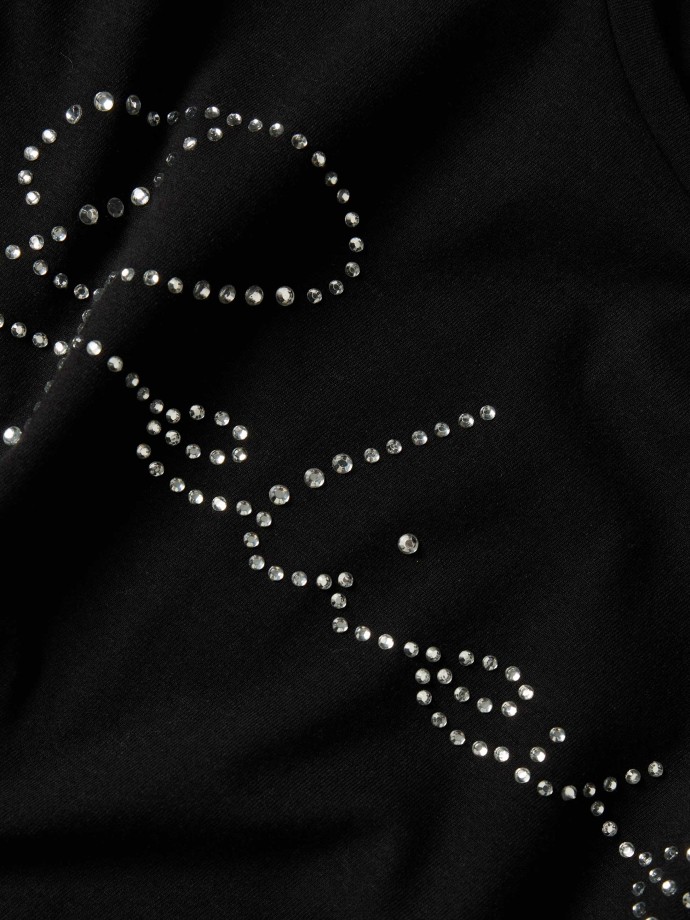T-shirt com brilhantes