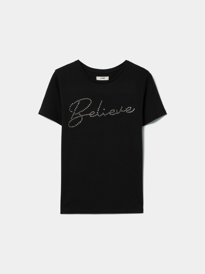 T-shirt com brilhantes