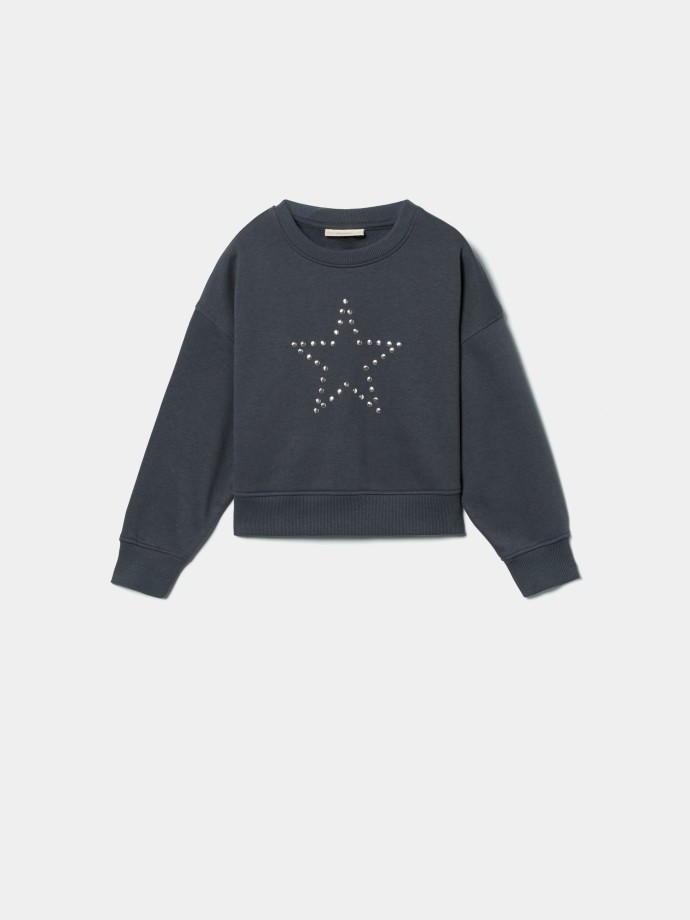 Sweatshirt com aplica��o de tachas