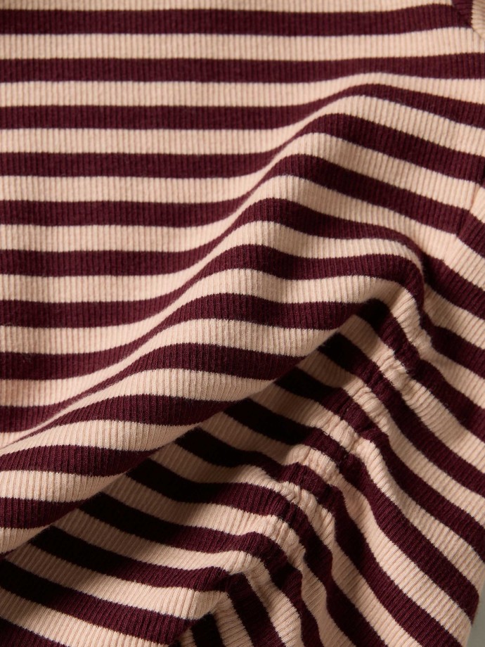 Camisola canelada �s riscas
