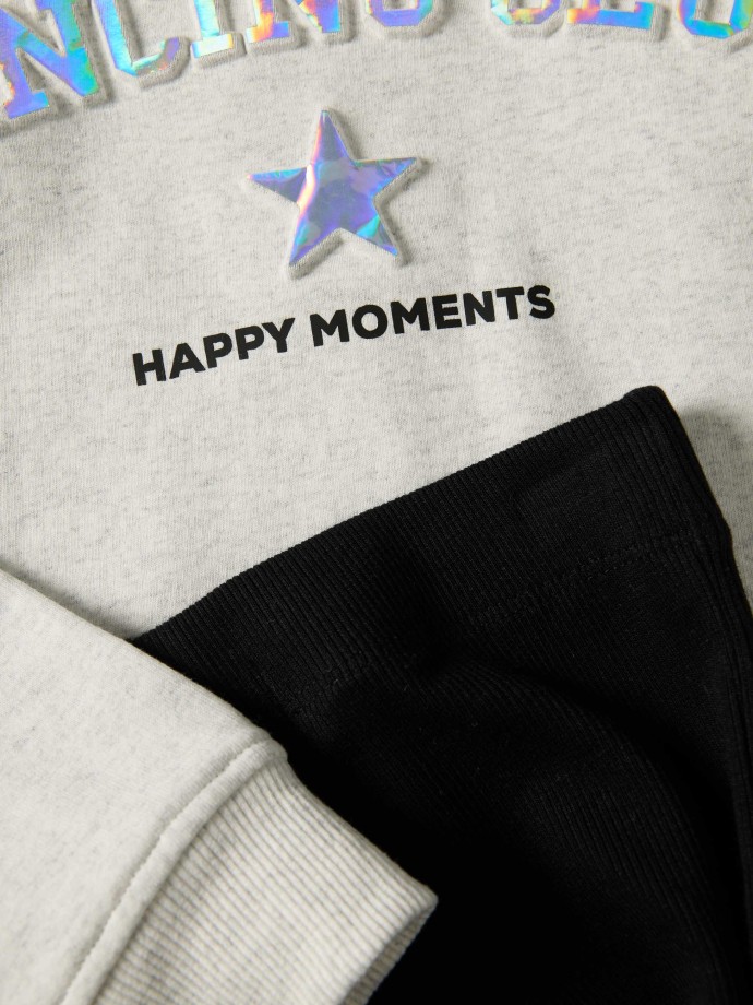 Conjunto de sweatshirt e leggings