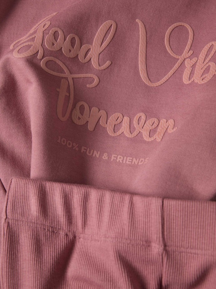 Conjunto de sweatshirt e leggings Conjunto de sweatshirt e leggings