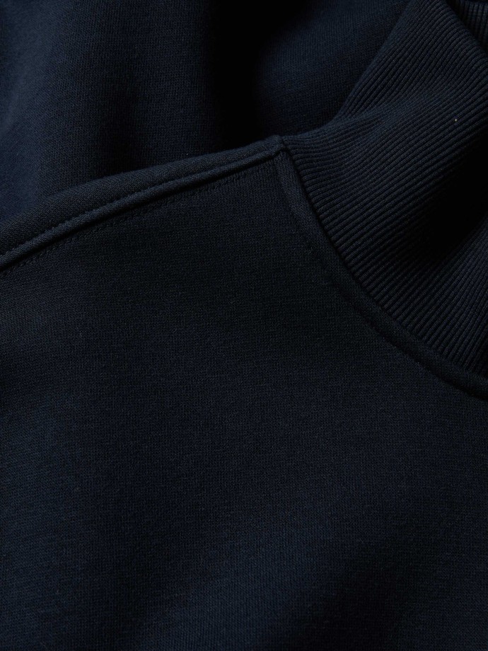 Sweatshirt com fecho
