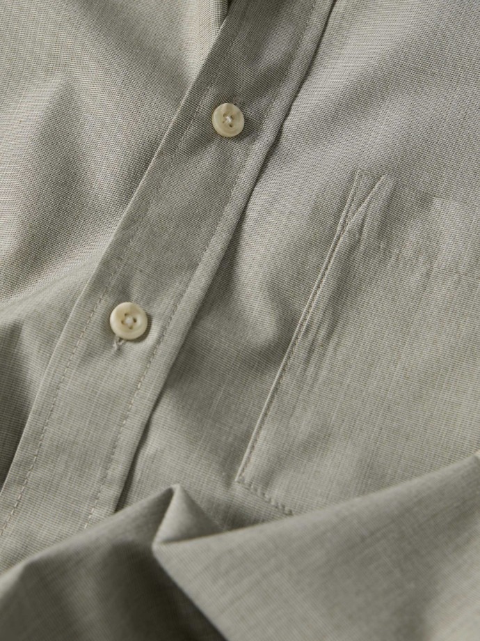 Camisa com bolso