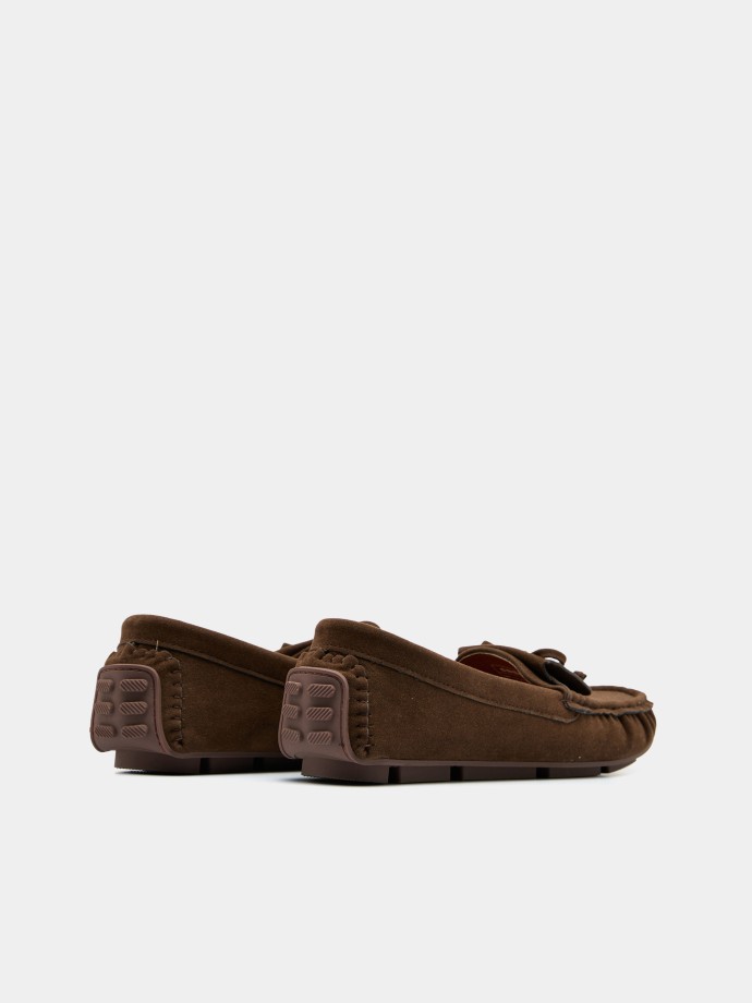 Mocassins em camurça com laço Mocassins em camurça com laço