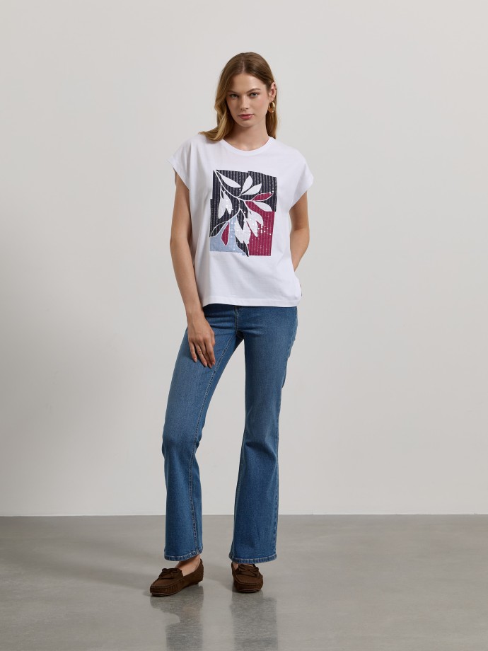 T-shirt com estampado e lantejoulas