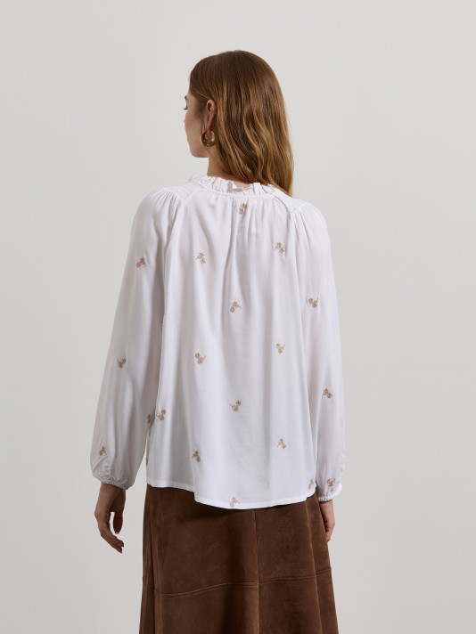 Camisa estampada com bordados Camisa estampada com bordados