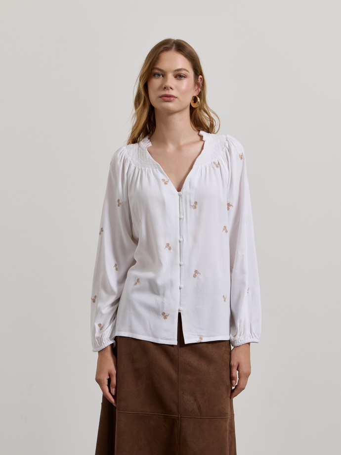 Camisa estampada com bordados
