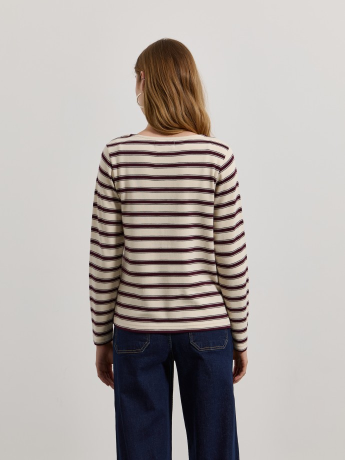 Camisola �s riscas com bot�es