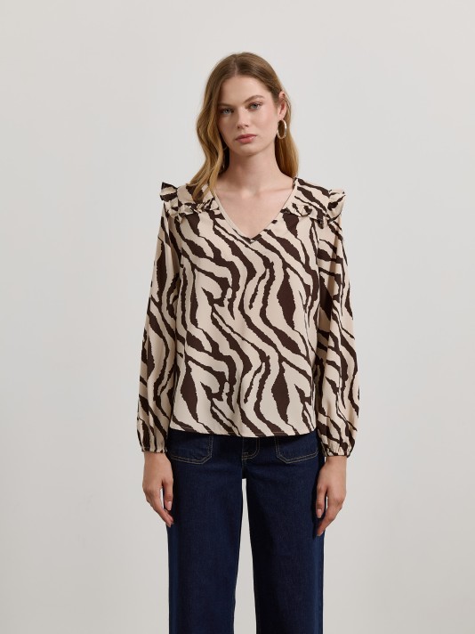 Blusa estampada com folho