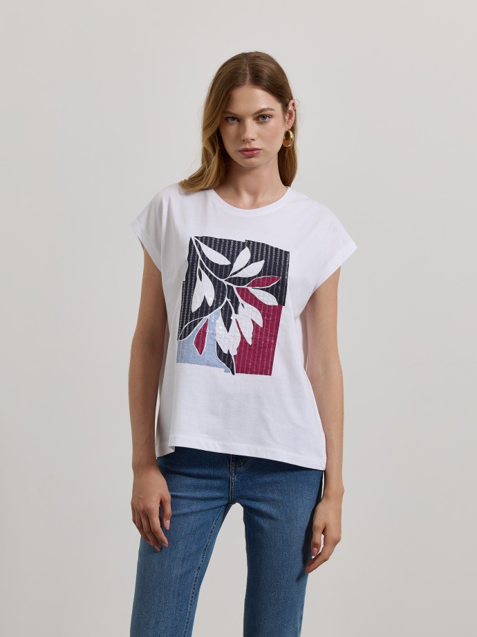 T-shirt com estampado e lantejoulas