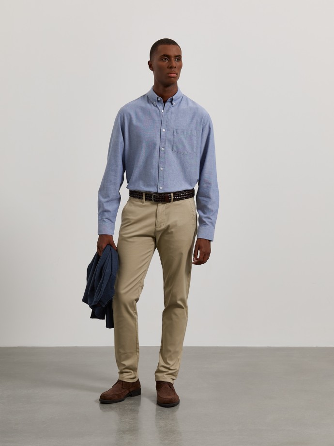Camisa oxford com bolso