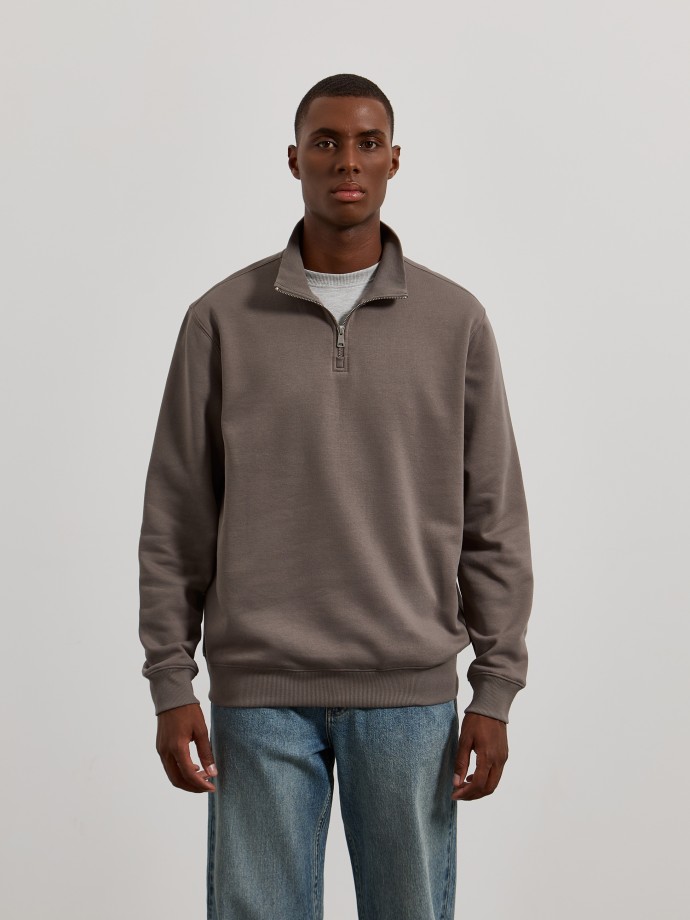 Sweatshirt com fecho