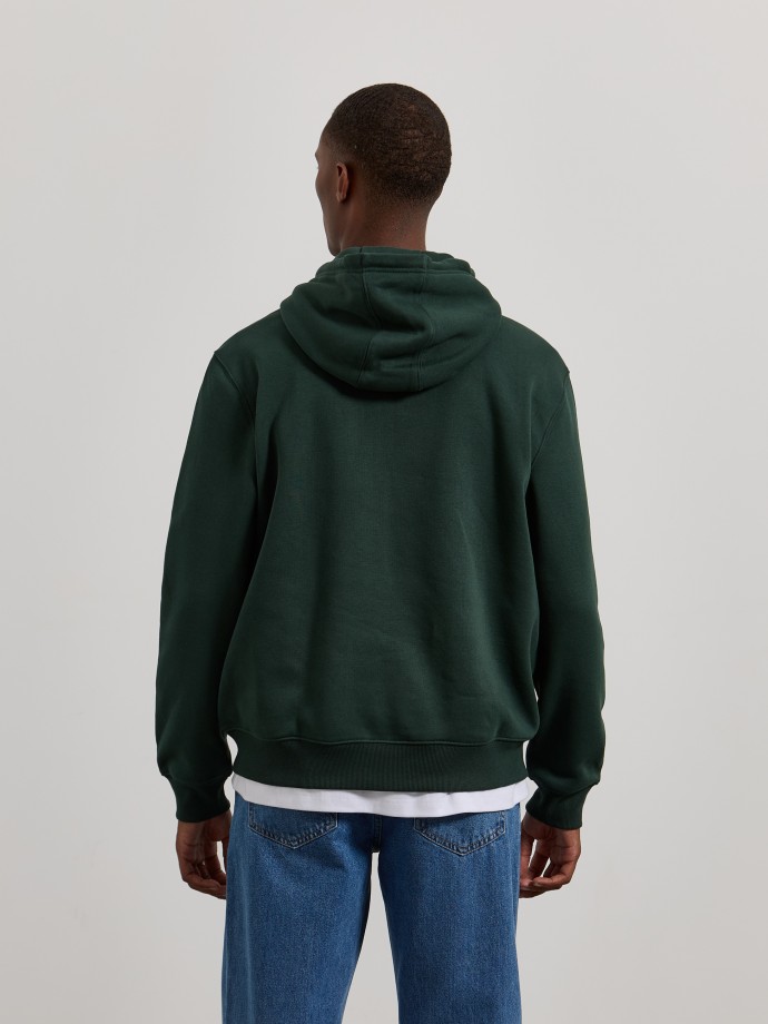 Sweatshirt com carapu�o