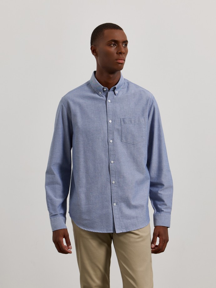 Camisa oxford com bolso