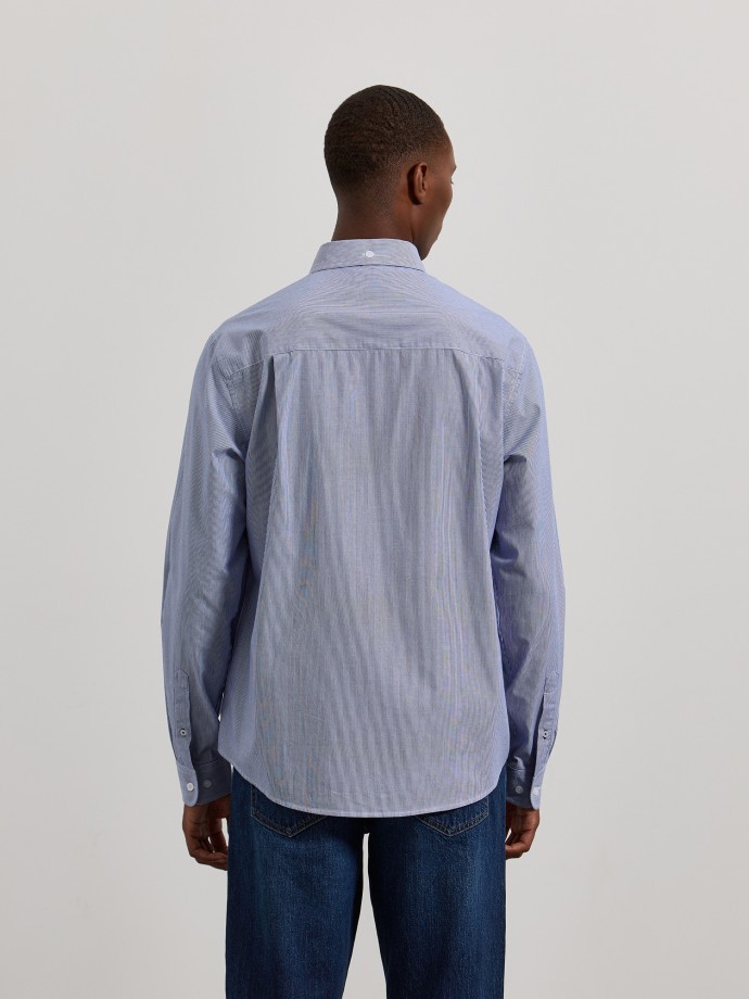 Camisa em popeline �s riscas