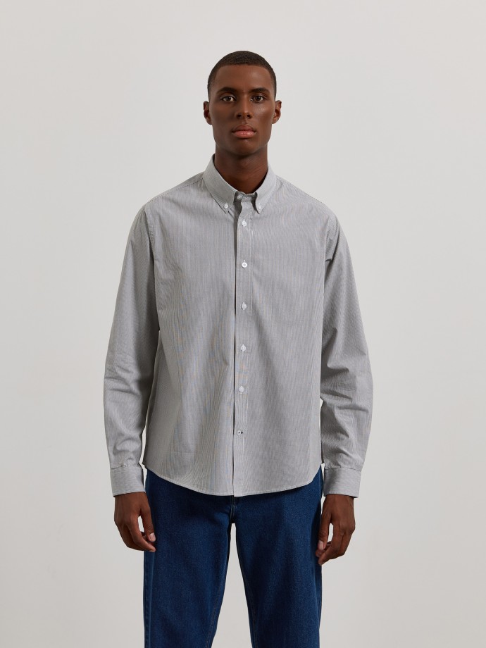Camisa em popeline �s riscas
