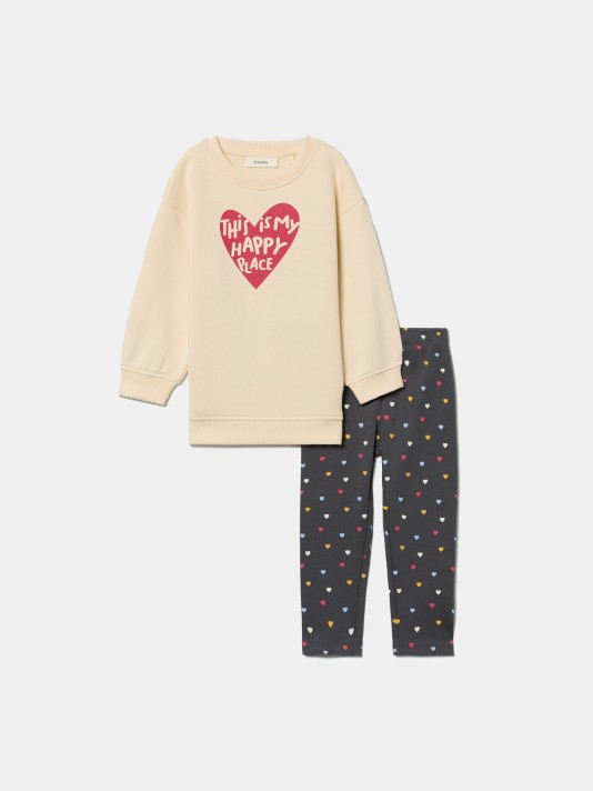 Conjunto sweatshirt e leggings com cora��es