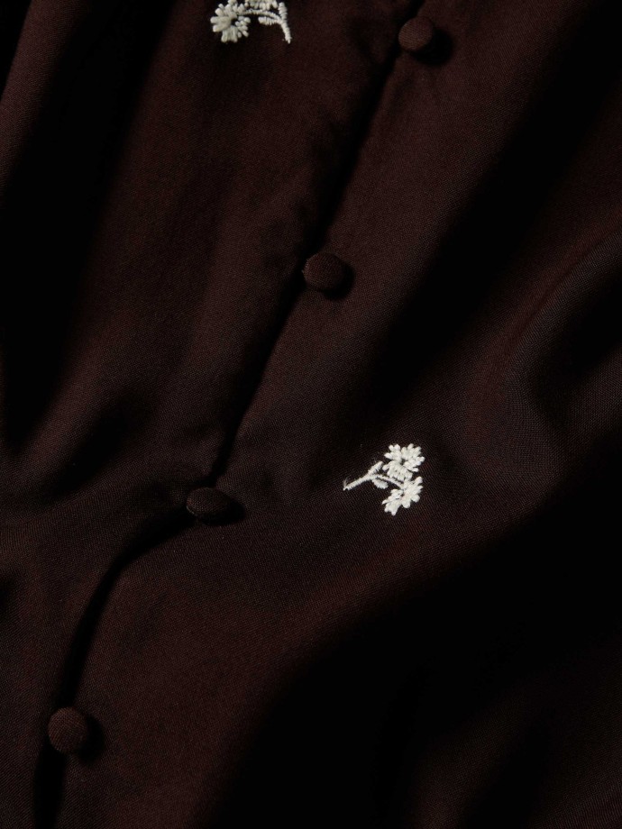 Camisa estampada com bordados