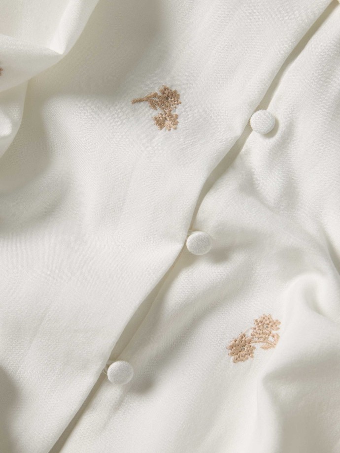 Camisa estampada com bordados