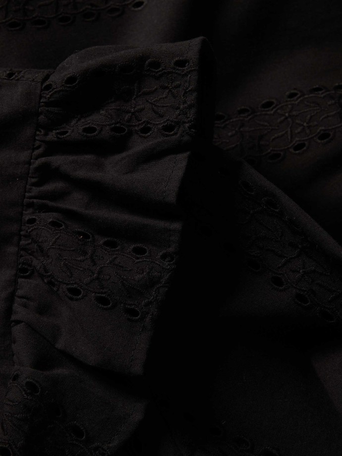 Blusa com folhos e bordado ingl�s